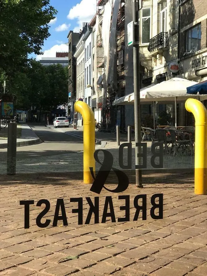***** Bed & Breakfast B&B Yellow Submarine Antwerp Belgium