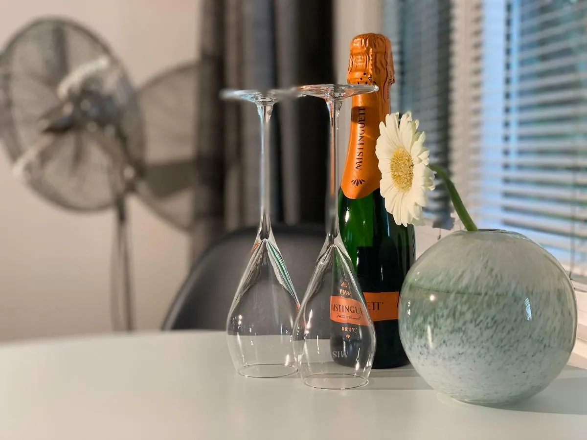 B&B Yellow Submarine Antwerp Bed & Breakfast